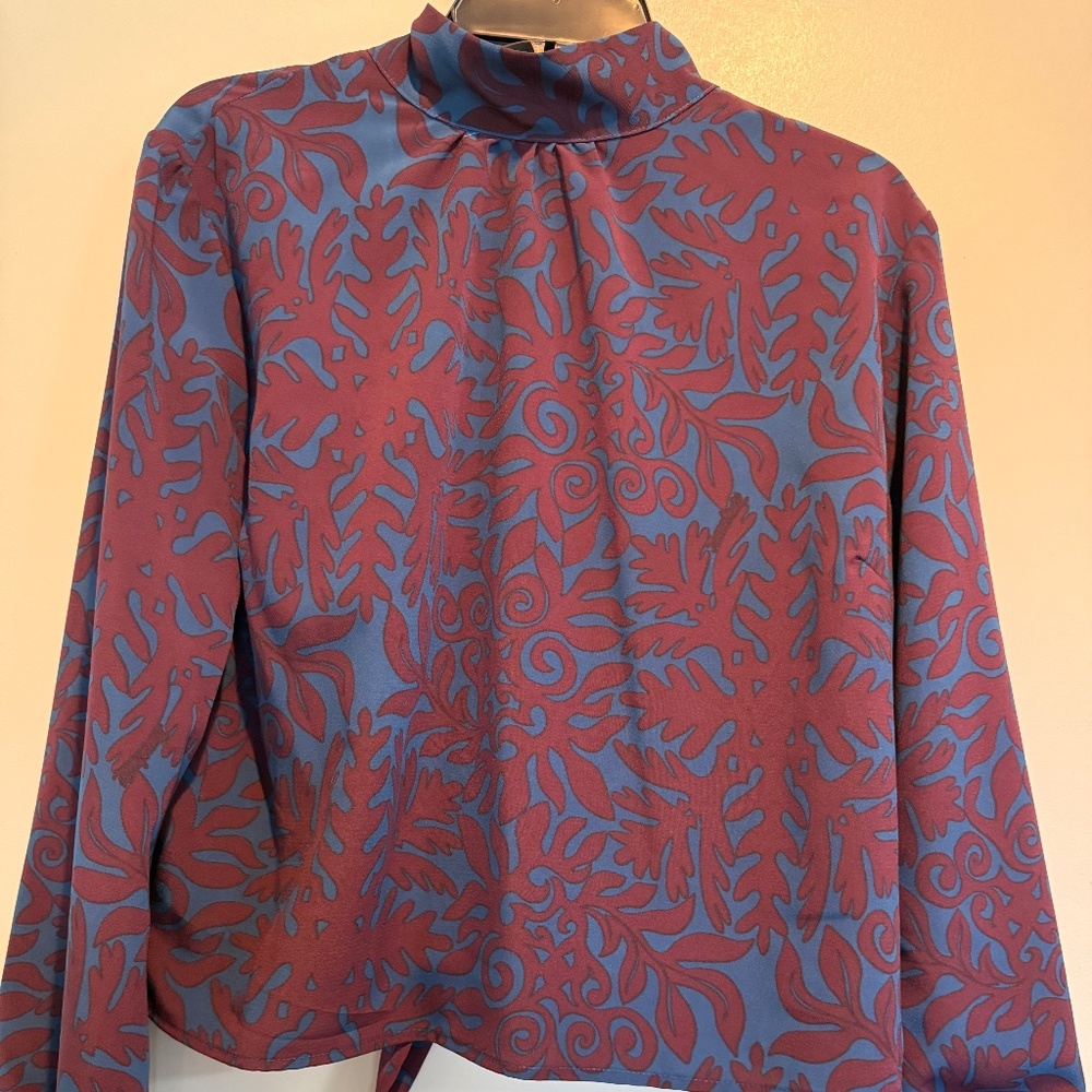 Manuhealii Long sleeve open tie back top